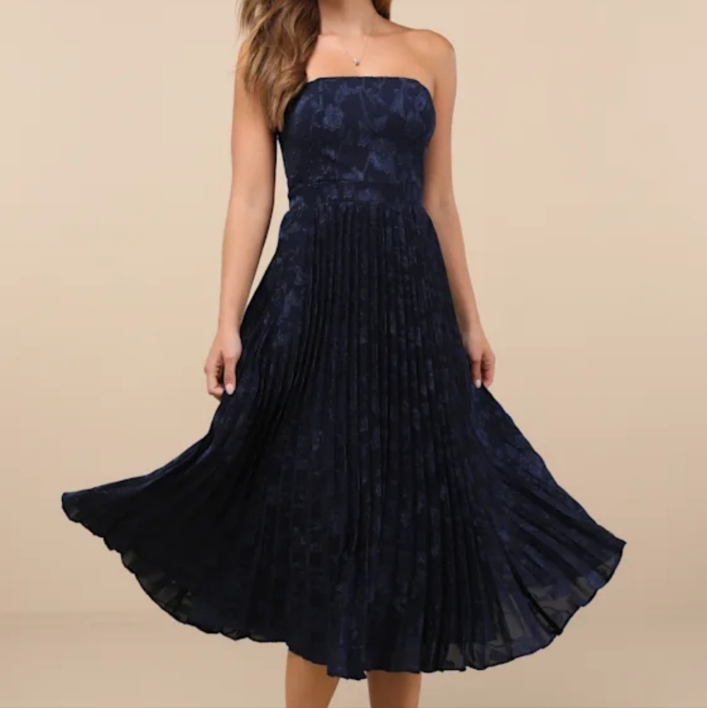 NWT Lulus Navy Strapless Dress